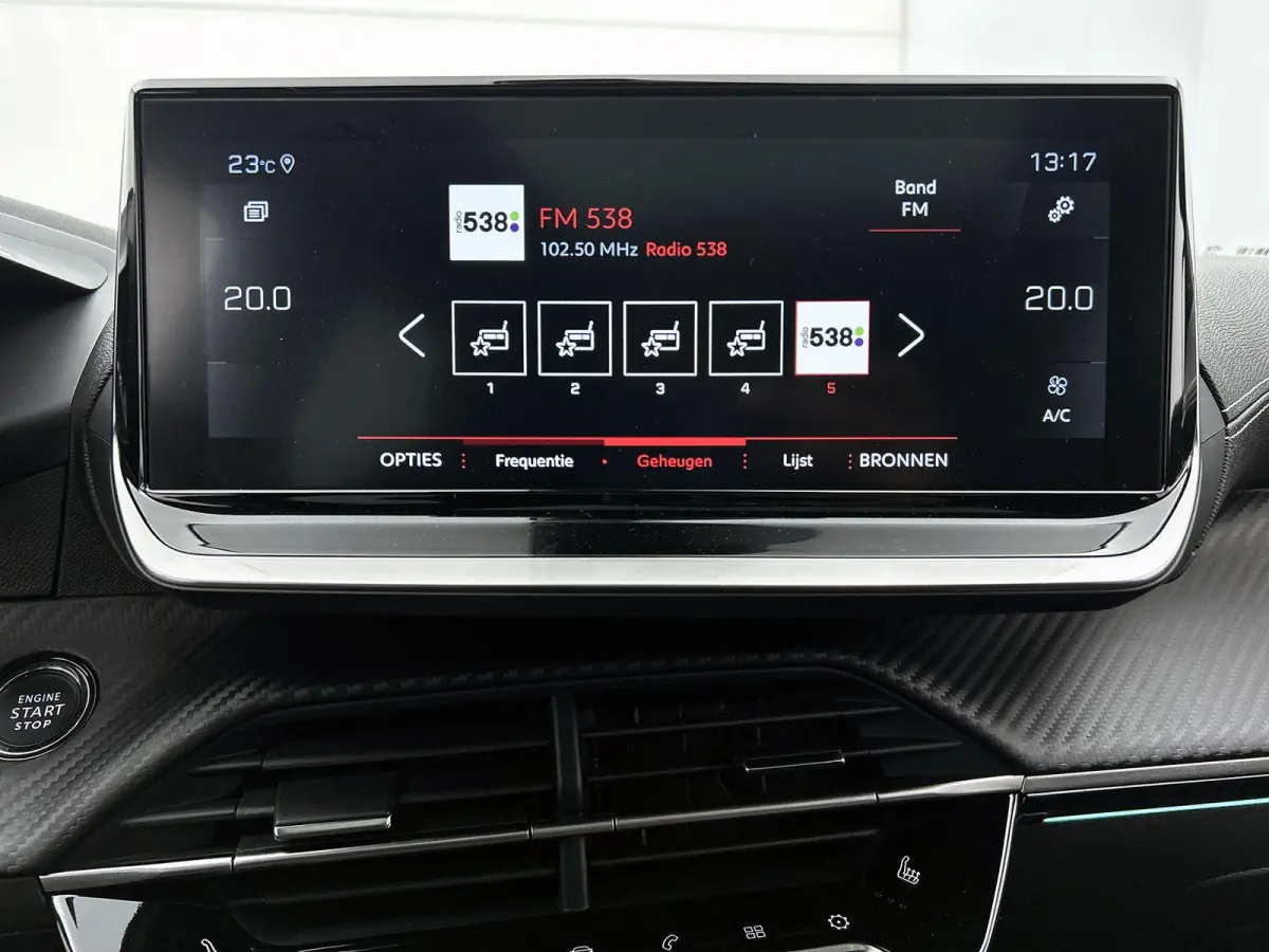 SUV 1.2 130pk GT Automaat Elektrisch Verstelb. Bestuurdersstoel | Schuif-/Kanteldak | Navigatie | Camera | Climate Control | Adaptieve Cruise Control | LED | 17"LMV |