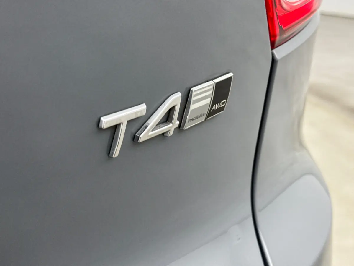 T4 AWD Inscription | 1E EIGENAAR | 18" | Leder | Parkeercamera | Keyless | Trekhaak | Alarm Klasse 3 | Houtafwerking