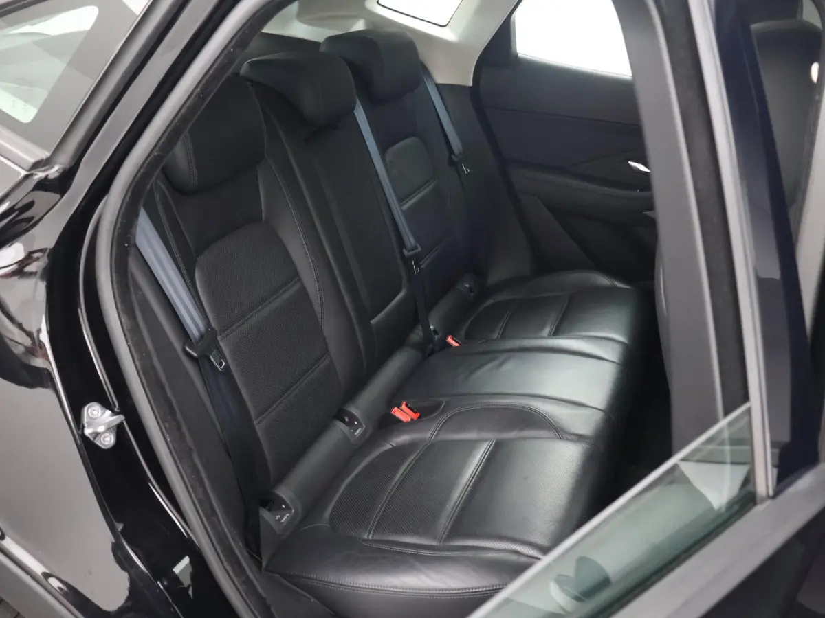 2.0 P200 AWD S + CARPLAY | AFN. TREKHAAK | STANDKACHEL | LEDER | CAMERA