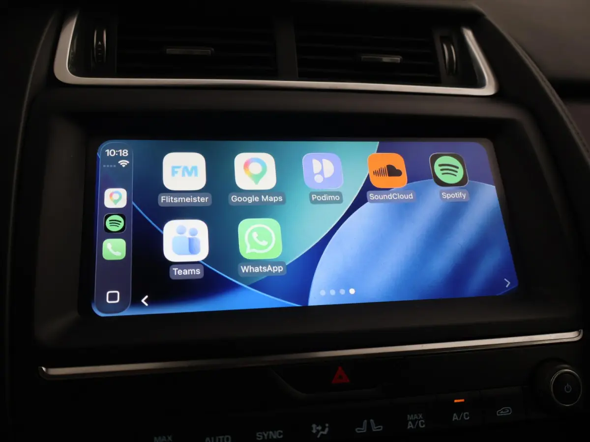 2.0 P200 AWD S + CARPLAY | AFN. TREKHAAK | STANDKACHEL | LEDER | CAMERA