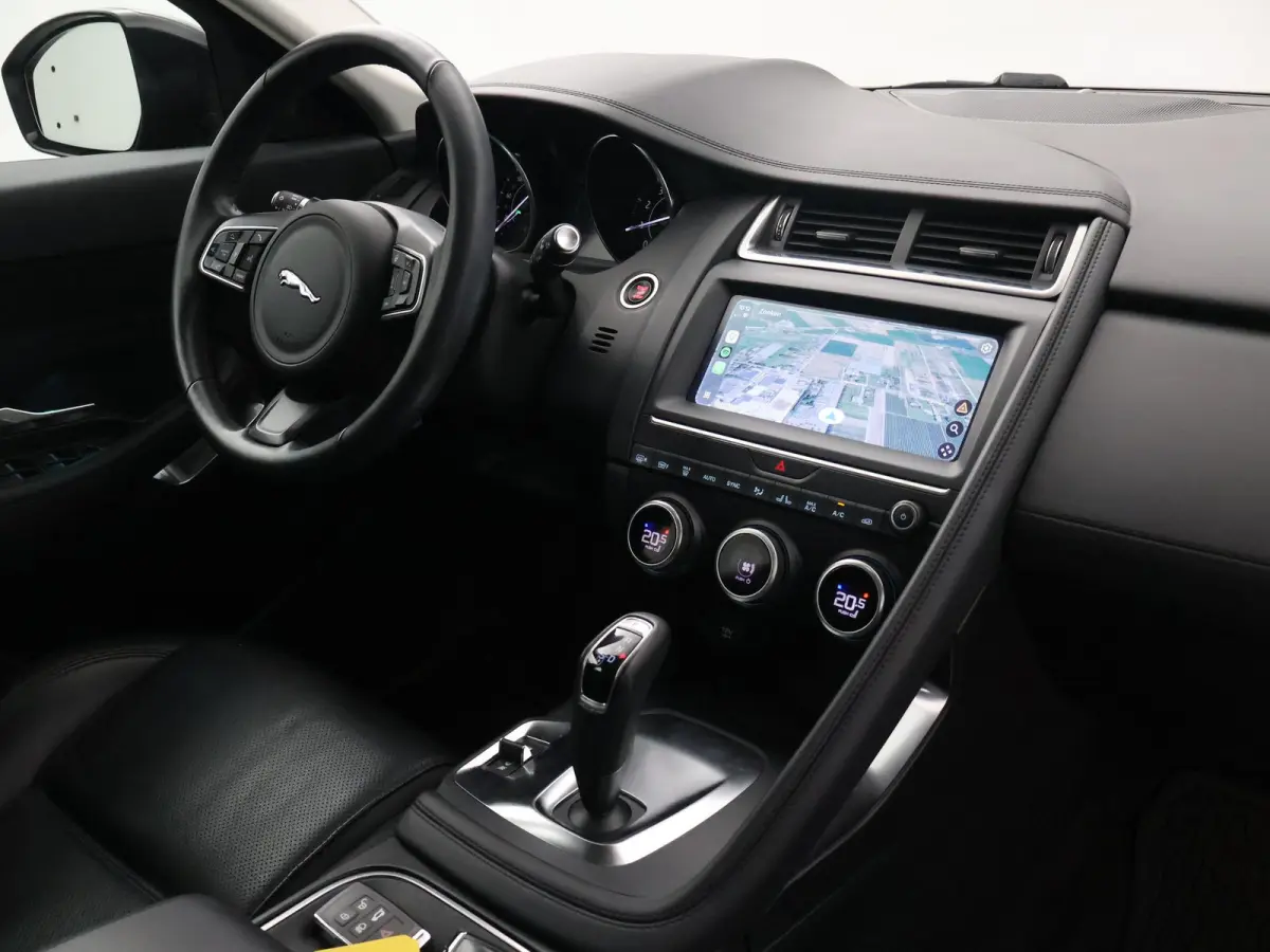 2.0 P200 AWD S + CARPLAY | AFN. TREKHAAK | STANDKACHEL | LEDER | CAMERA