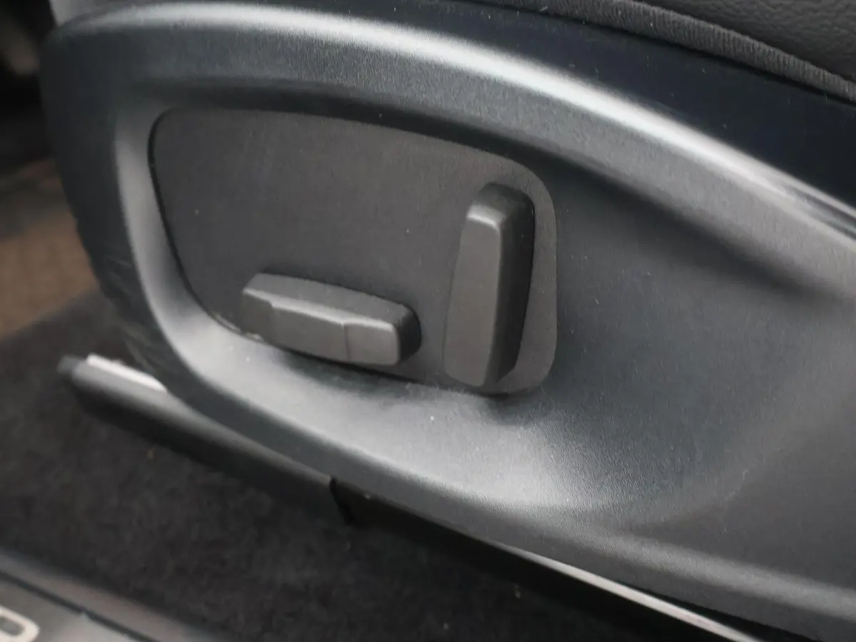 2.0 P200 AWD S + CARPLAY | AFN. TREKHAAK | STANDKACHEL | LEDER | CAMERA