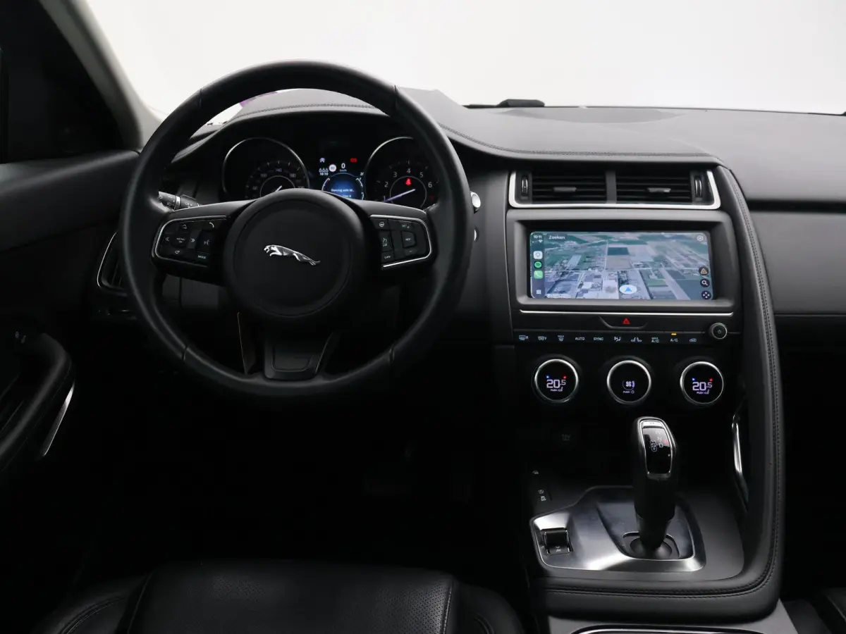 2.0 P200 AWD S + CARPLAY | AFN. TREKHAAK | STANDKACHEL | LEDER | CAMERA