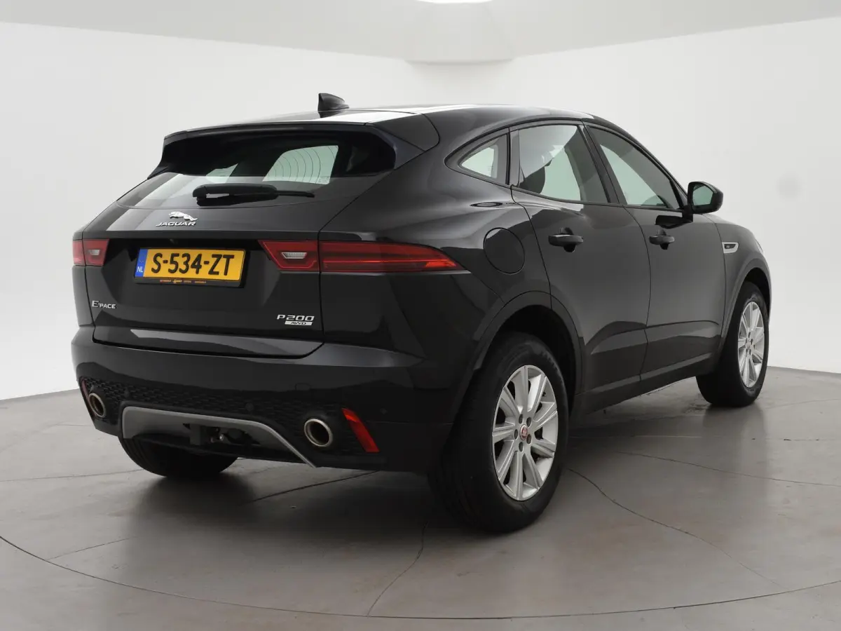 2.0 P200 AWD S + CARPLAY | AFN. TREKHAAK | STANDKACHEL | LEDER | CAMERA