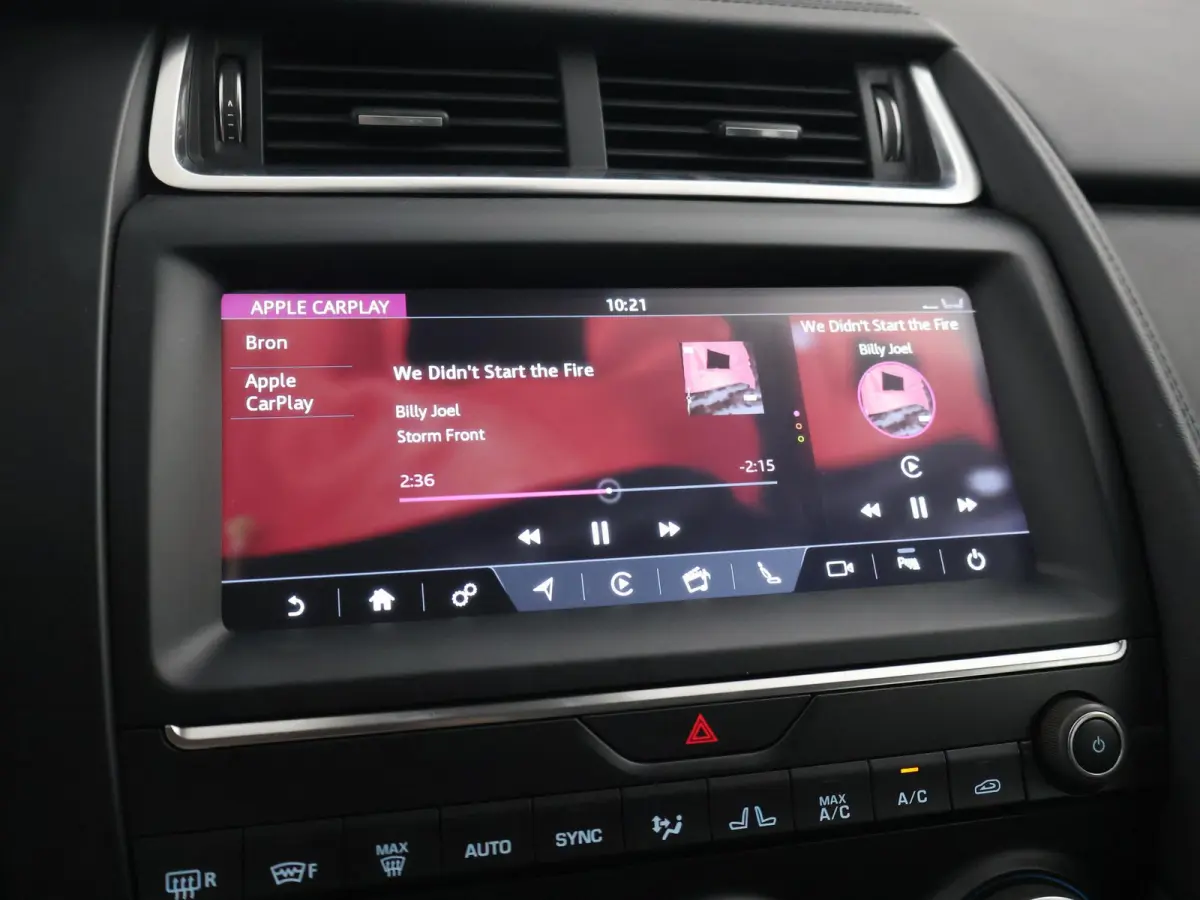 2.0 P200 AWD S + CARPLAY | AFN. TREKHAAK | STANDKACHEL | LEDER | CAMERA