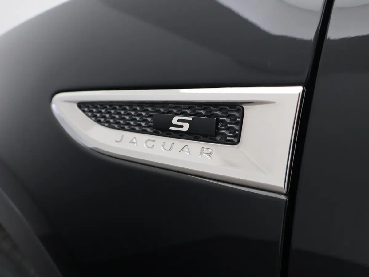 2.0 P200 AWD S + CARPLAY | AFN. TREKHAAK | STANDKACHEL | LEDER | CAMERA