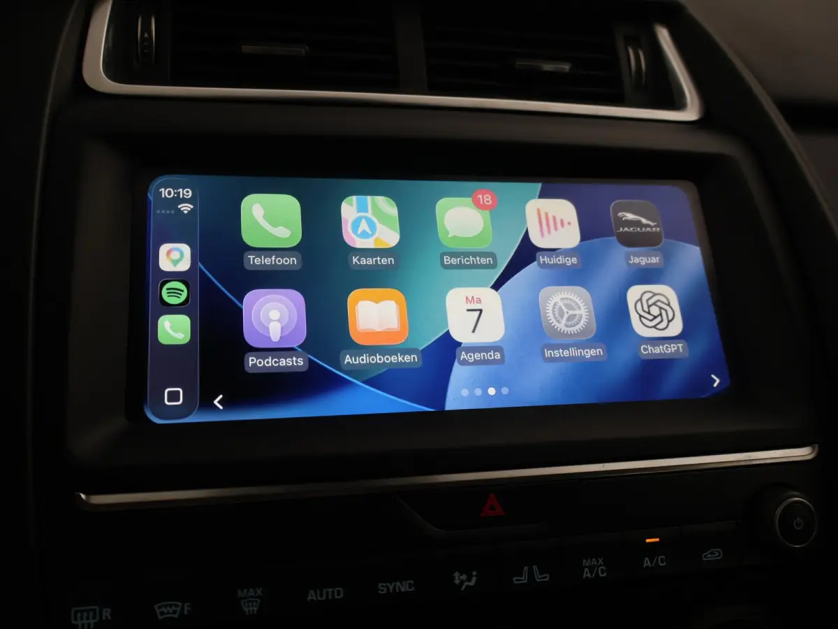 2.0 P200 AWD S + CARPLAY | AFN. TREKHAAK | STANDKACHEL | LEDER | CAMERA