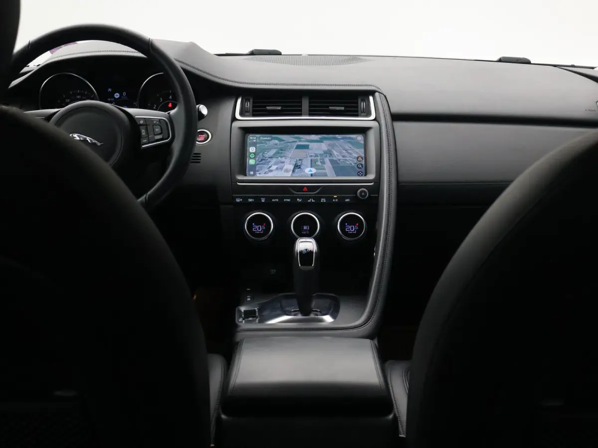 2.0 P200 AWD S + CARPLAY | AFN. TREKHAAK | STANDKACHEL | LEDER | CAMERA