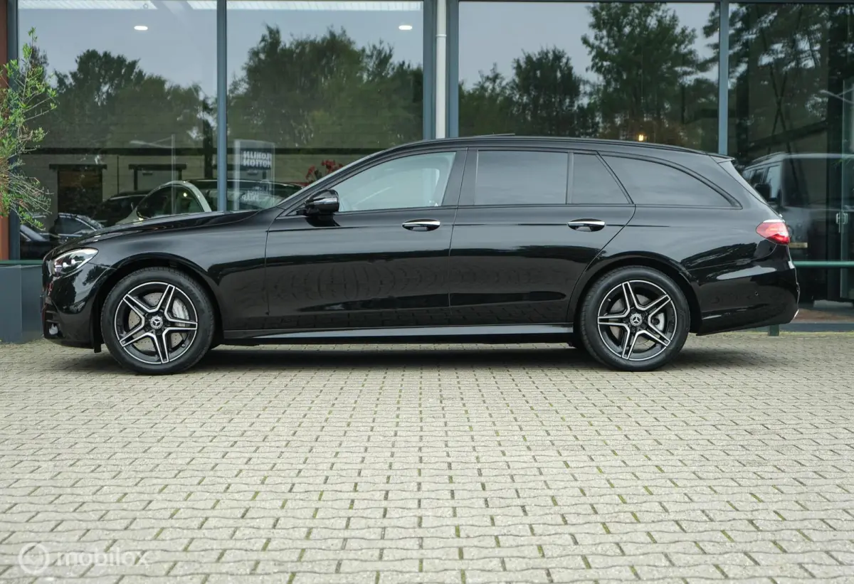 300 e AMG Line | Pano | HUD | ACC | Ambient | Stoelverwarming | 360 camera | Burmester | Elec Trekhaak | 45-50 km elektrisch | LED | Memory