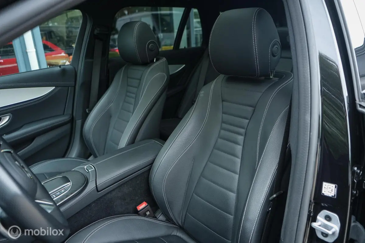 300 e AMG Line | Pano | HUD | ACC | Ambient | Stoelverwarming | 360 camera | Burmester | Elec Trekhaak | 45-50 km elektrisch | LED | Memory
