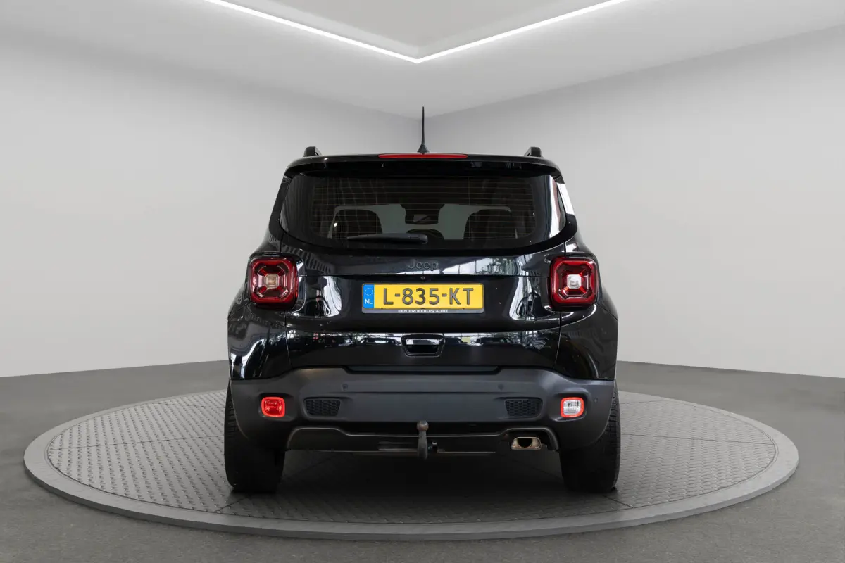 1.0T Limited | Stoel & Stuurverwarming | Trekhaak | Camera | Apple Carplay & Android Auto | Parkeersensoren |