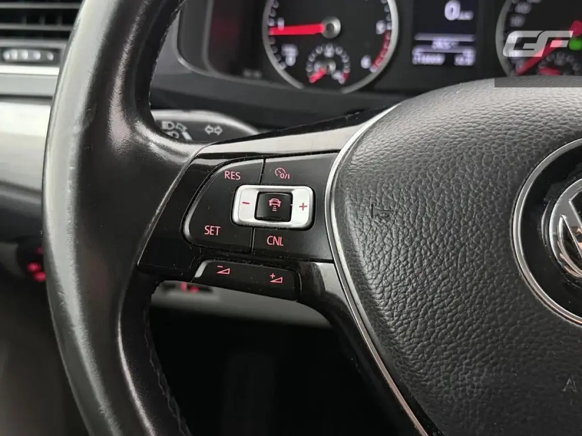 2.0 TDI L2H1 DC Highline DSG CarPlay ACC