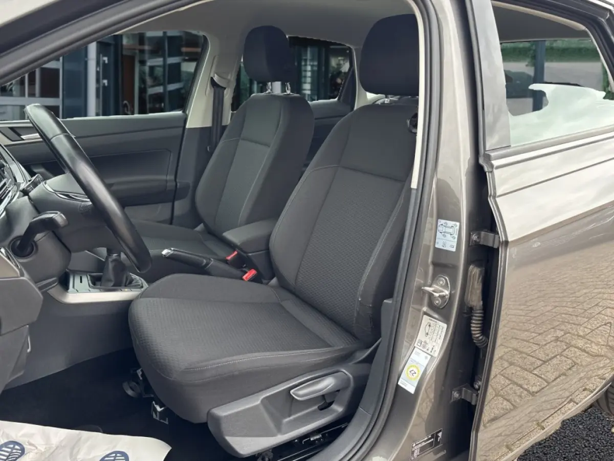 1.0 COMFORTLINE CARPLAY/PDC/STOELVERW/CRUISE/15''INCH