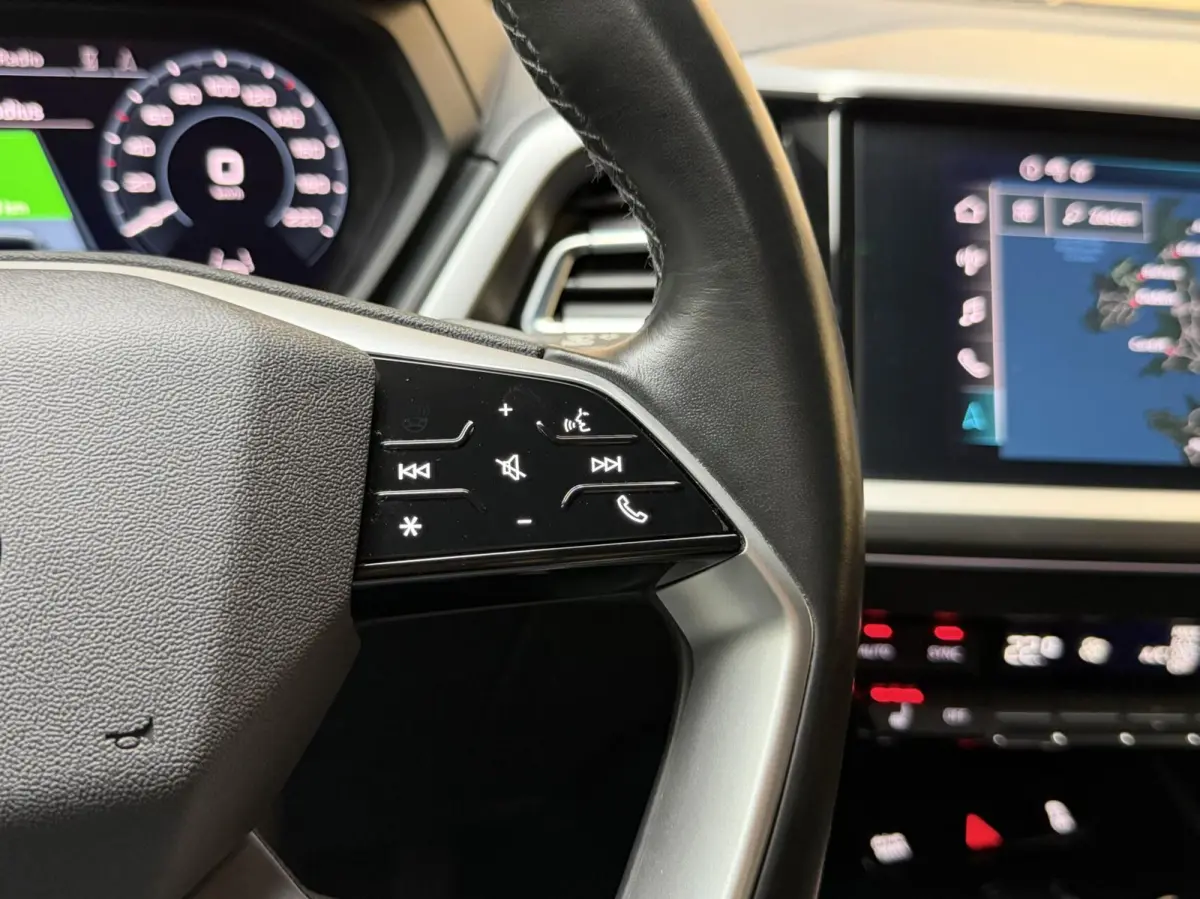 40 Advanced edition 77 kWh SoH 96,69% | Achteruitrijcamera | Apple CarPlay/Android Auto | Adaptieve cruise control | Climate control | Extra getint glas | LED verlichting | Parkeersensoren v