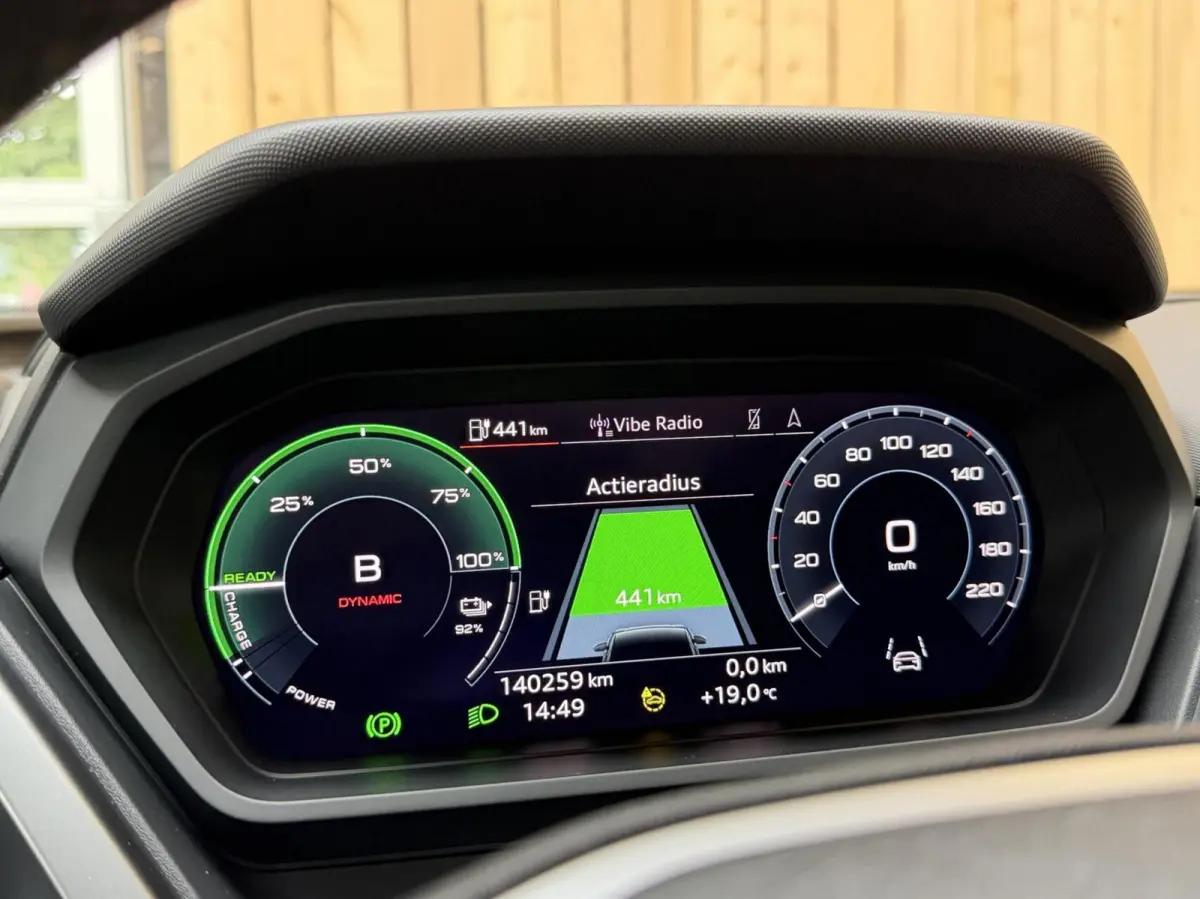 40 Advanced edition 77 kWh SoH 96,69% | Achteruitrijcamera | Apple CarPlay/Android Auto | Adaptieve cruise control | Climate control | Extra getint glas | LED verlichting | Parkeersensoren v