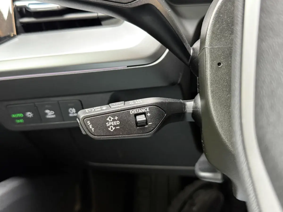 40 Advanced edition 77 kWh SoH 96,69% | Achteruitrijcamera | Apple CarPlay/Android Auto | Adaptieve cruise control | Climate control | Extra getint glas | LED verlichting | Parkeersensoren v