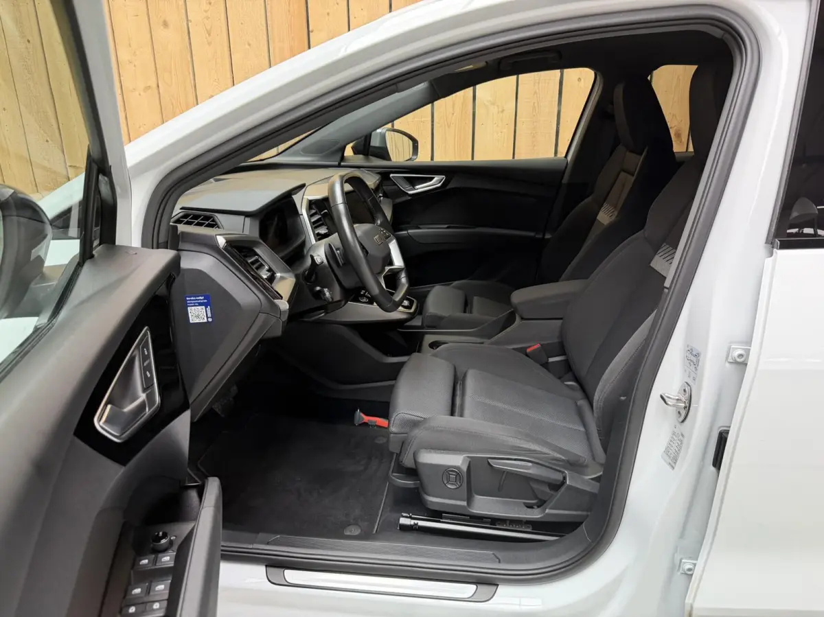 40 Advanced edition 77 kWh SoH 96,69% | Achteruitrijcamera | Apple CarPlay/Android Auto | Adaptieve cruise control | Climate control | Extra getint glas | LED verlichting | Parkeersensoren v