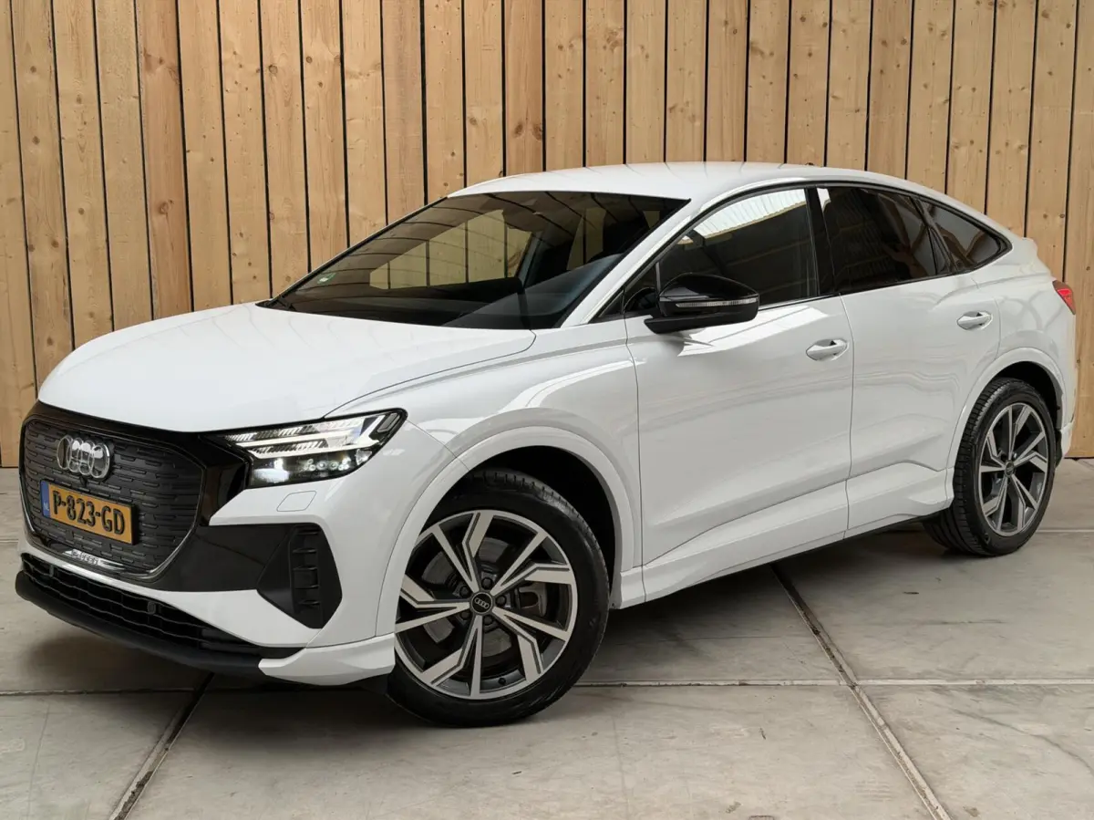 40 Advanced edition 77 kWh SoH 96,69% | Achteruitrijcamera | Apple CarPlay/Android Auto | Adaptieve cruise control | Climate control | Extra getint glas | LED verlichting | Parkeersensoren v