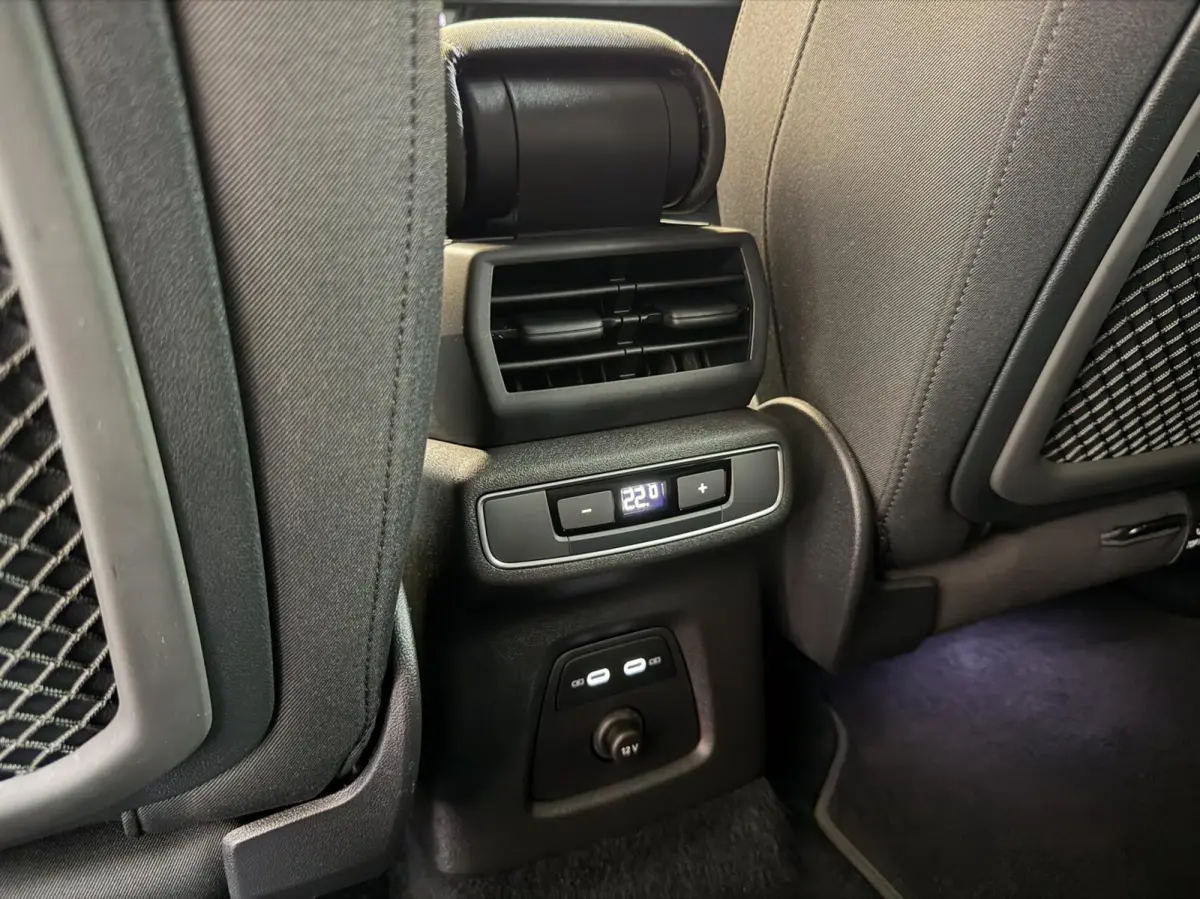 40 Advanced edition 77 kWh SoH 96,69% | Achteruitrijcamera | Apple CarPlay/Android Auto | Adaptieve cruise control | Climate control | Extra getint glas | LED verlichting | Parkeersensoren v