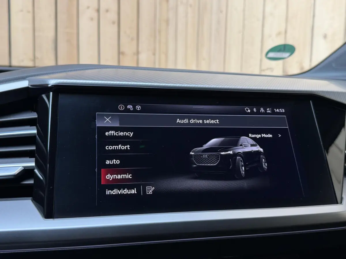 40 Advanced edition 77 kWh SoH 96,69% | Achteruitrijcamera | Apple CarPlay/Android Auto | Adaptieve cruise control | Climate control | Extra getint glas | LED verlichting | Parkeersensoren v