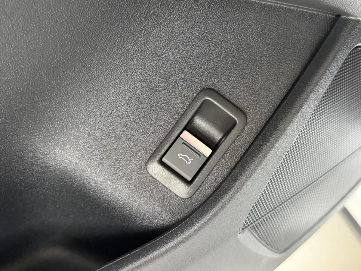 40 Advanced edition 77 kWh SoH 96,69% | Achteruitrijcamera | Apple CarPlay/Android Auto | Adaptieve cruise control | Climate control | Extra getint glas | LED verlichting | Parkeersensoren v