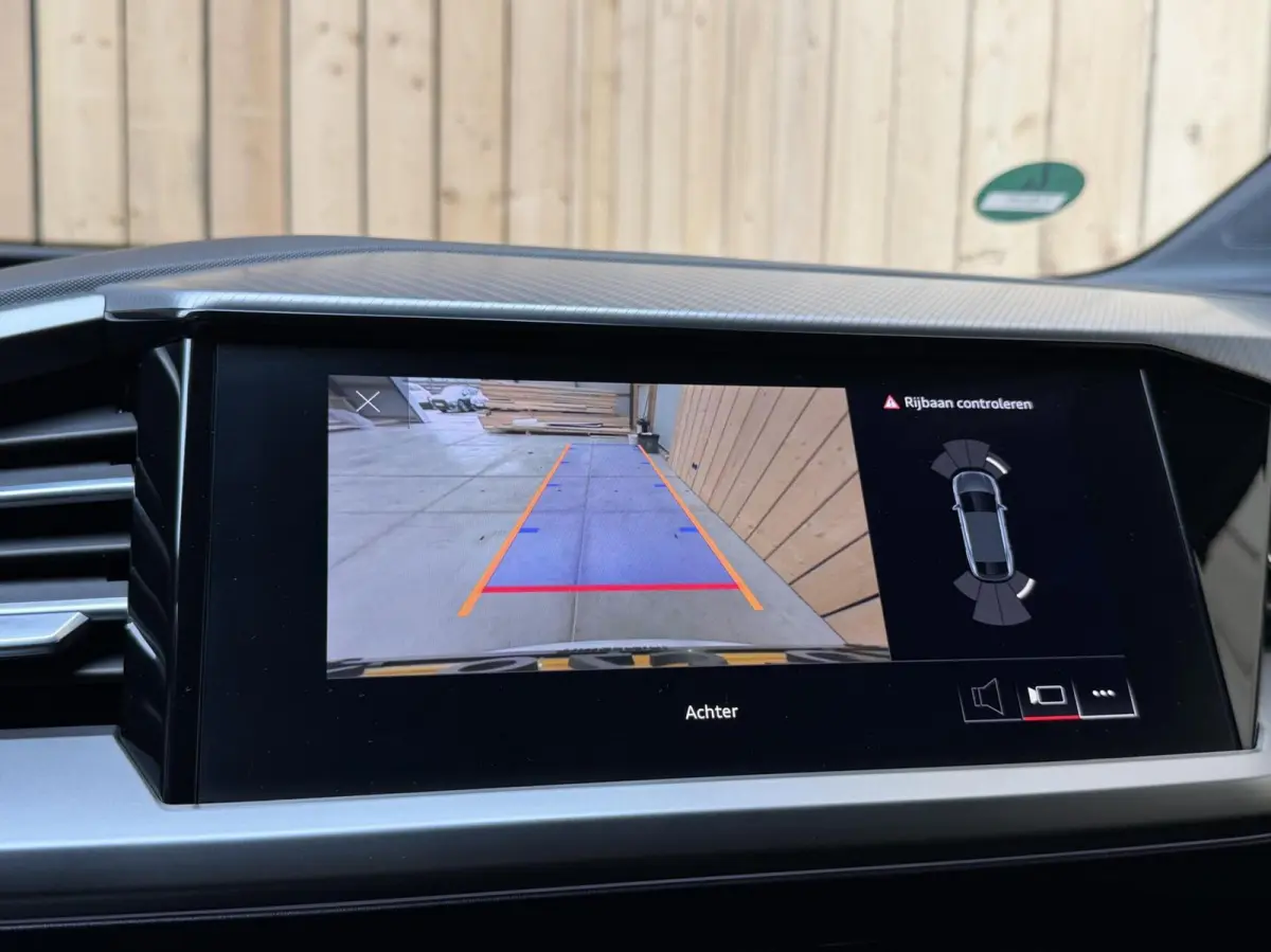 40 Advanced edition 77 kWh SoH 96,69% | Achteruitrijcamera | Apple CarPlay/Android Auto | Adaptieve cruise control | Climate control | Extra getint glas | LED verlichting | Parkeersensoren v