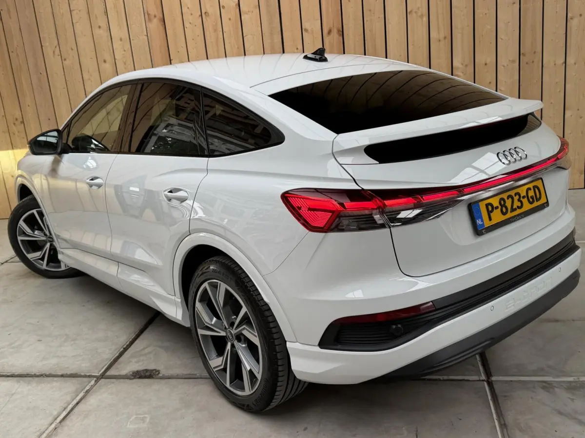 40 Advanced edition 77 kWh SoH 96,69% | Achteruitrijcamera | Apple CarPlay/Android Auto | Adaptieve cruise control | Climate control | Extra getint glas | LED verlichting | Parkeersensoren v