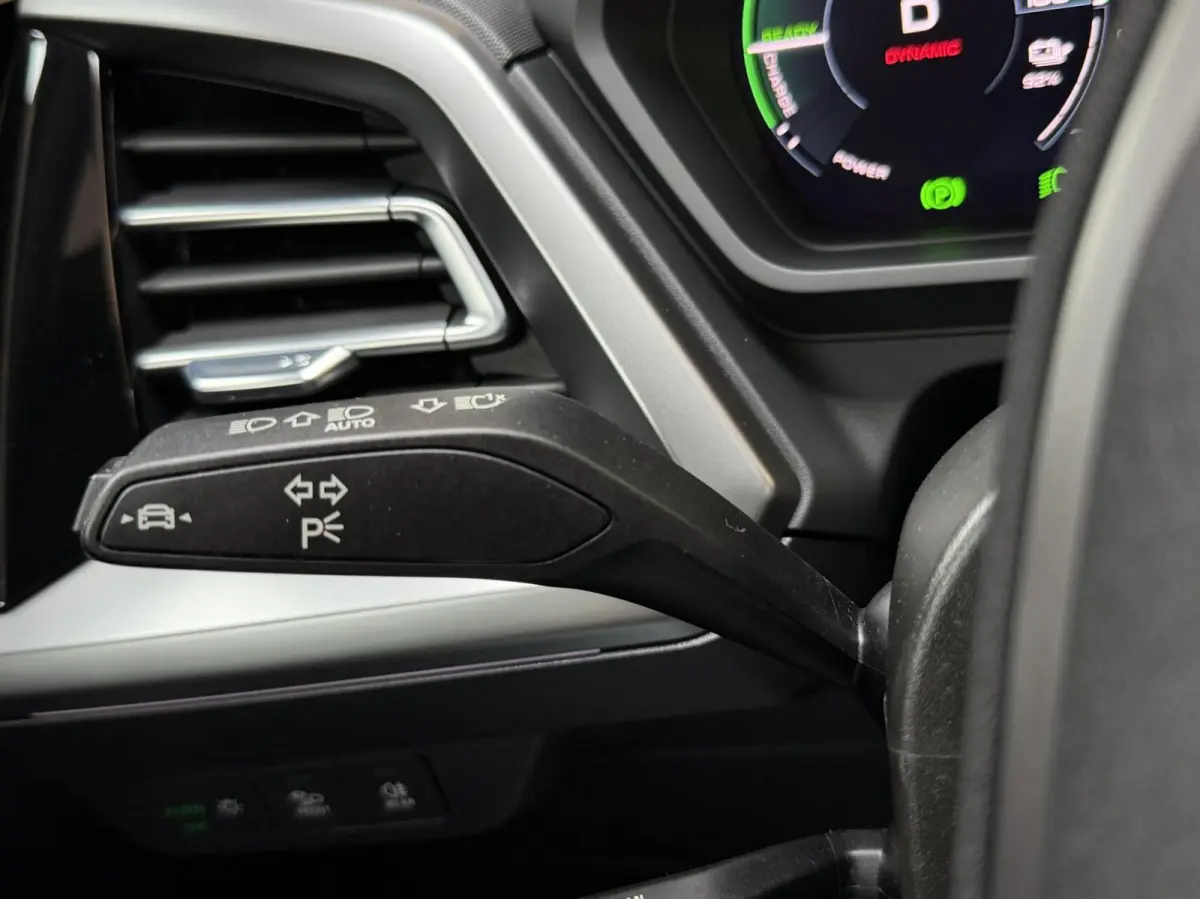 40 Advanced edition 77 kWh SoH 96,69% | Achteruitrijcamera | Apple CarPlay/Android Auto | Adaptieve cruise control | Climate control | Extra getint glas | LED verlichting | Parkeersensoren v