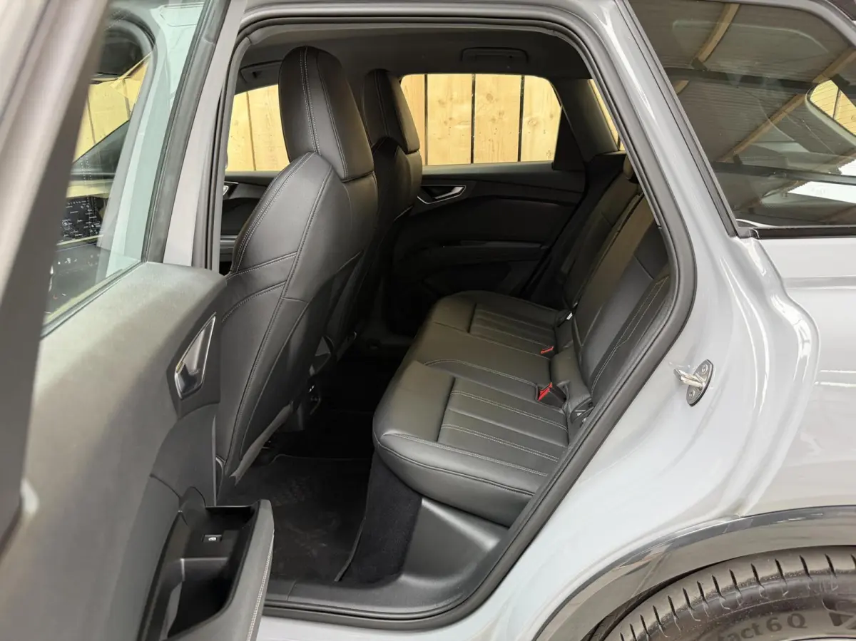 40 Edition 77 kWh SoH 97,53% | Apple CarPlay/Android Auto | Climate & cruise control | Luxe lederen bekleding | Matrix LED verlichting | Parkeersensoren achter | Stoelverwarming voor