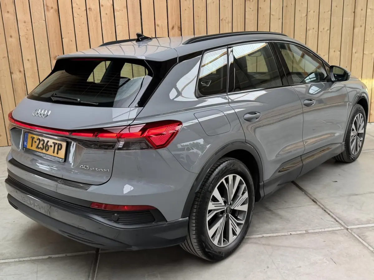 40 Edition 77 kWh SoH 97,53% | Apple CarPlay/Android Auto | Climate & cruise control | Luxe lederen bekleding | Matrix LED verlichting | Parkeersensoren achter | Stoelverwarming voor
