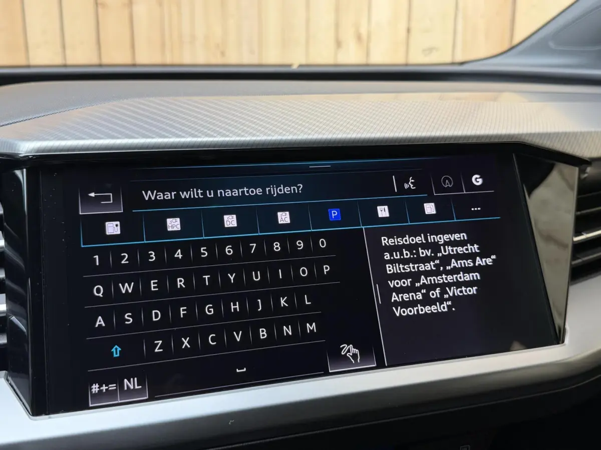 40 Edition 77 kWh SoH 97,53% | Apple CarPlay/Android Auto | Climate & cruise control | Luxe lederen bekleding | Matrix LED verlichting | Parkeersensoren achter | Stoelverwarming voor