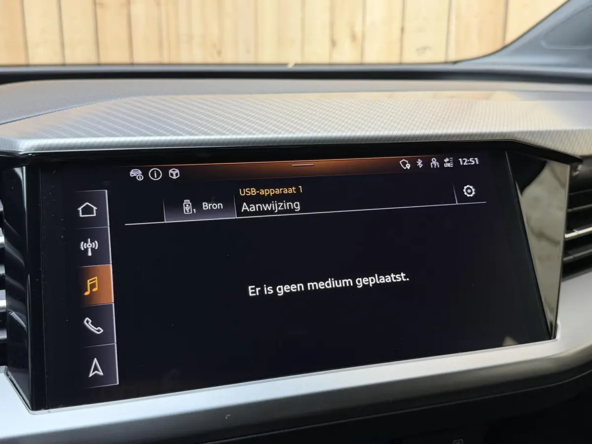 40 Edition 77 kWh SoH 97,53% | Apple CarPlay/Android Auto | Climate & cruise control | Luxe lederen bekleding | Matrix LED verlichting | Parkeersensoren achter | Stoelverwarming voor