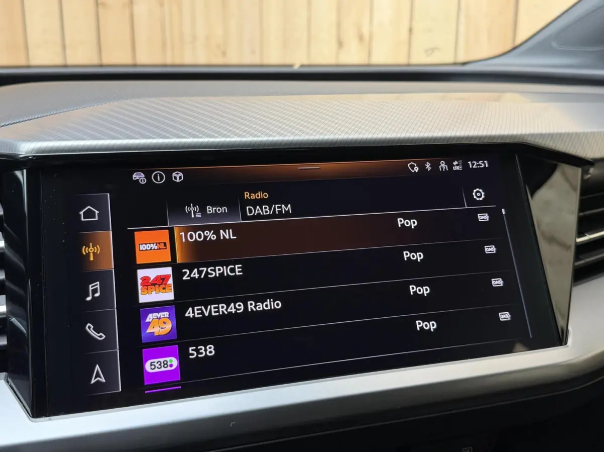 40 Edition 77 kWh SoH 97,53% | Apple CarPlay/Android Auto | Climate & cruise control | Luxe lederen bekleding | Matrix LED verlichting | Parkeersensoren achter | Stoelverwarming voor