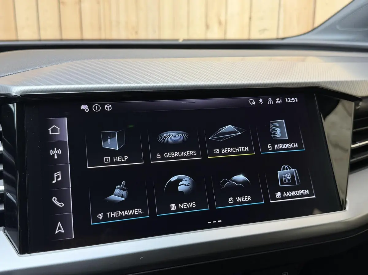 40 Edition 77 kWh SoH 97,53% | Apple CarPlay/Android Auto | Climate & cruise control | Luxe lederen bekleding | Matrix LED verlichting | Parkeersensoren achter | Stoelverwarming voor