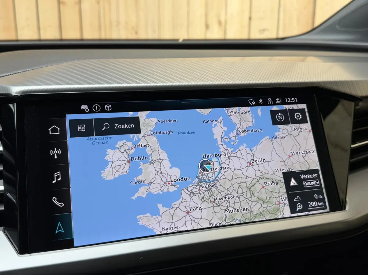 40 Edition 77 kWh SoH 97,53% | Apple CarPlay/Android Auto | Climate & cruise control | Luxe lederen bekleding | Matrix LED verlichting | Parkeersensoren achter | Stoelverwarming voor