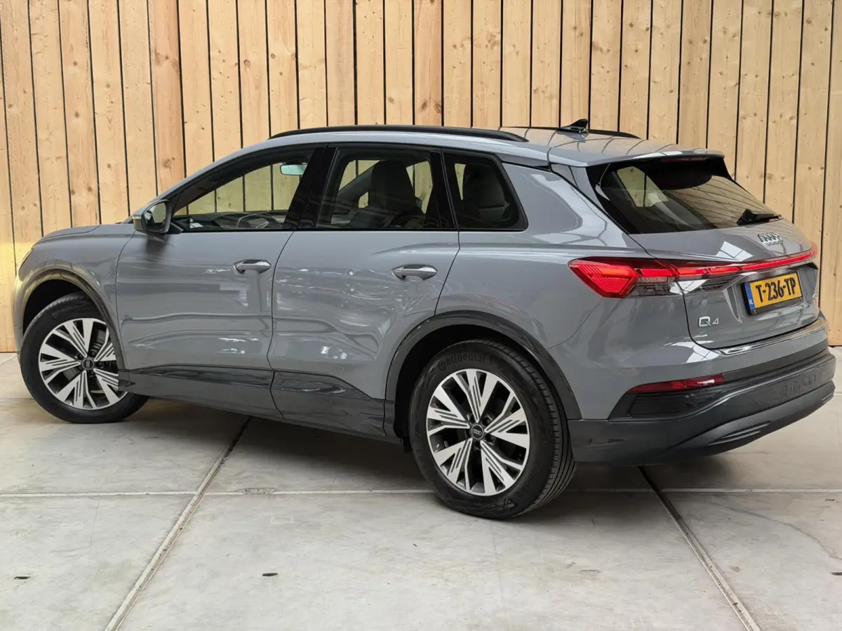 40 Edition 77 kWh SoH 97,53% | Apple CarPlay/Android Auto | Climate & cruise control | Luxe lederen bekleding | Matrix LED verlichting | Parkeersensoren achter | Stoelverwarming voor