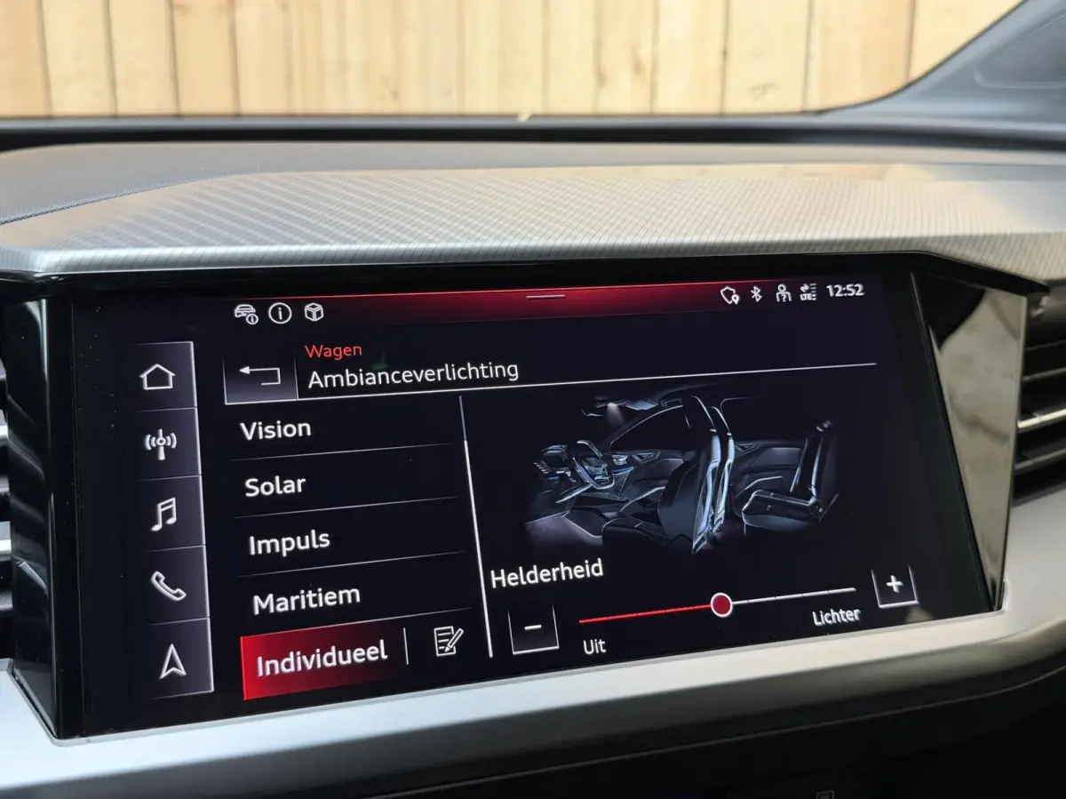 40 Edition 77 kWh SoH 97,53% | Apple CarPlay/Android Auto | Climate & cruise control | Luxe lederen bekleding | Matrix LED verlichting | Parkeersensoren achter | Stoelverwarming voor