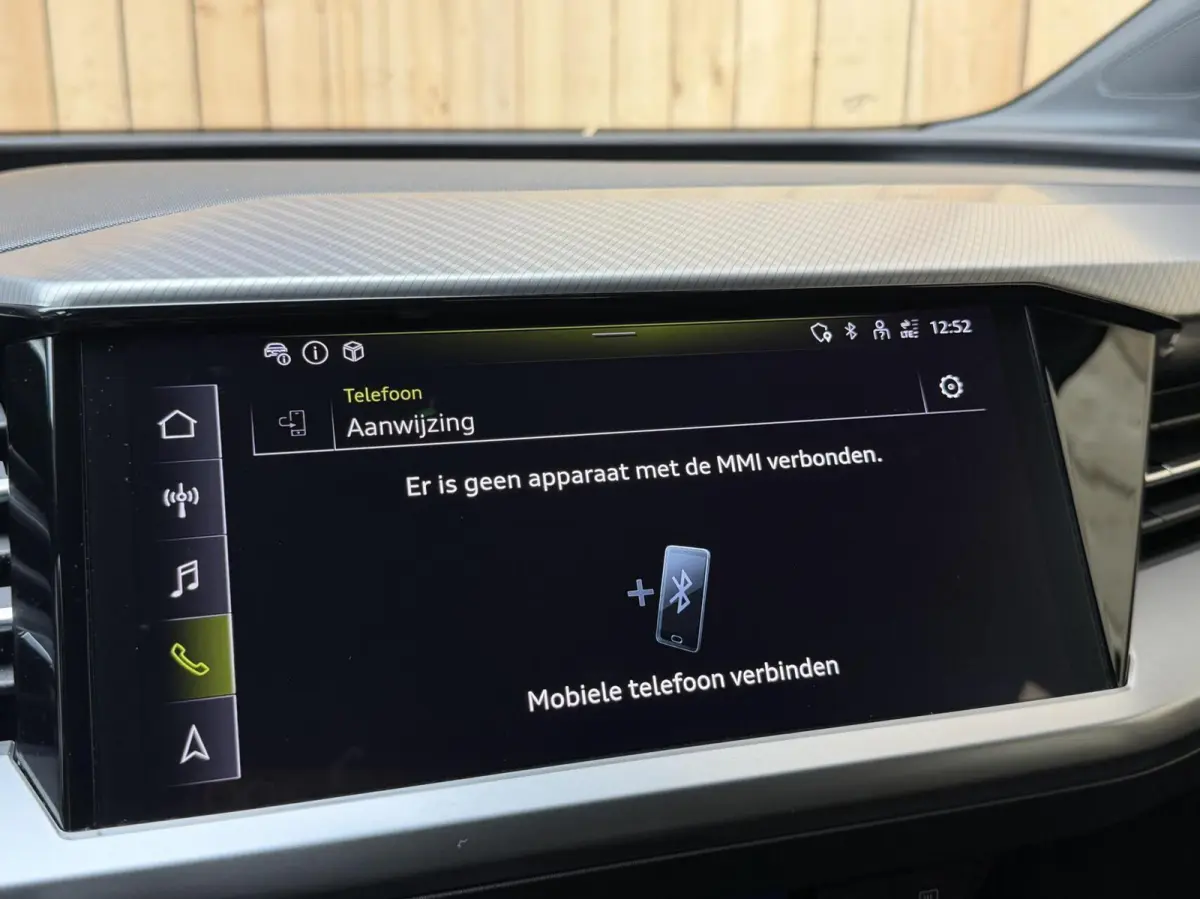 40 Edition 77 kWh SoH 97,53% | Apple CarPlay/Android Auto | Climate & cruise control | Luxe lederen bekleding | Matrix LED verlichting | Parkeersensoren achter | Stoelverwarming voor