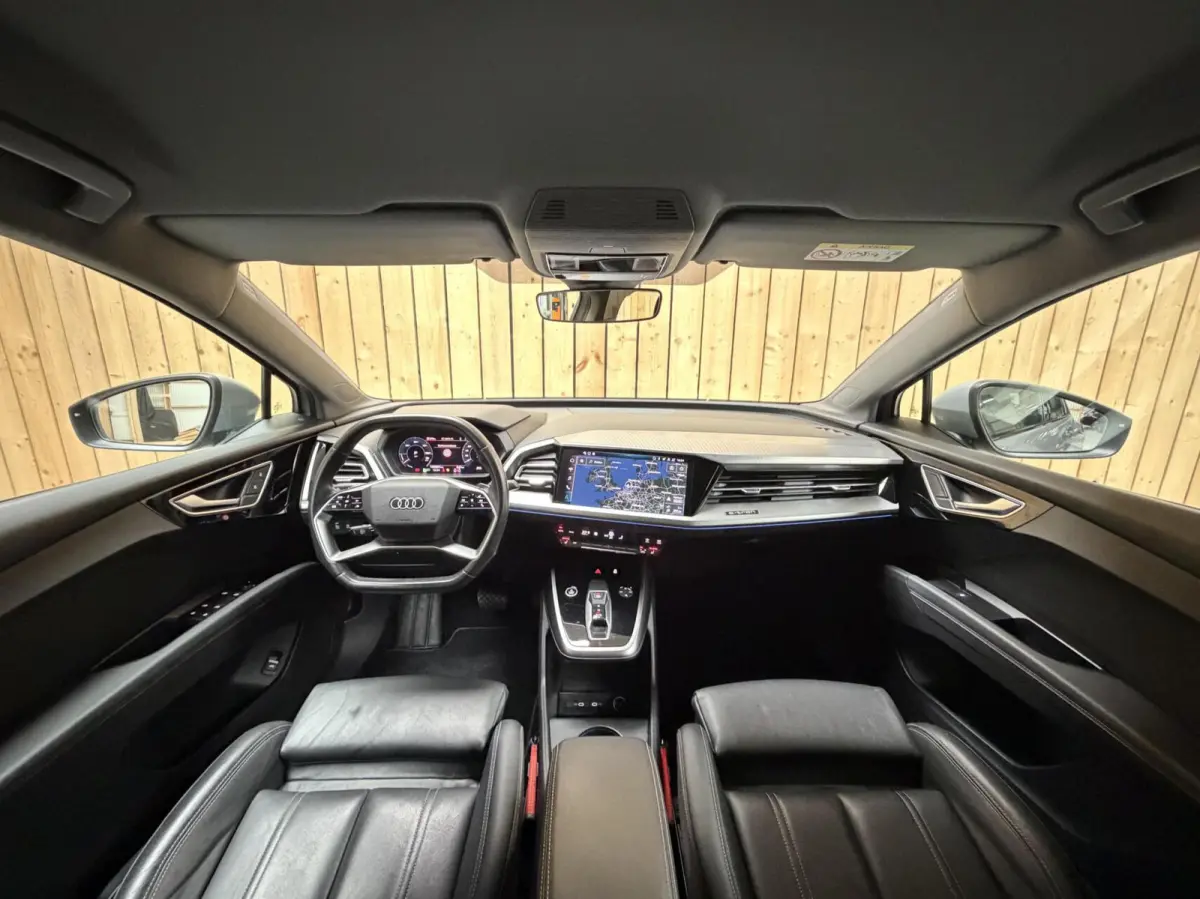 40 Edition 77 kWh SoH 97,53% | Apple CarPlay/Android Auto | Climate & cruise control | Luxe lederen bekleding | Matrix LED verlichting | Parkeersensoren achter | Stoelverwarming voor