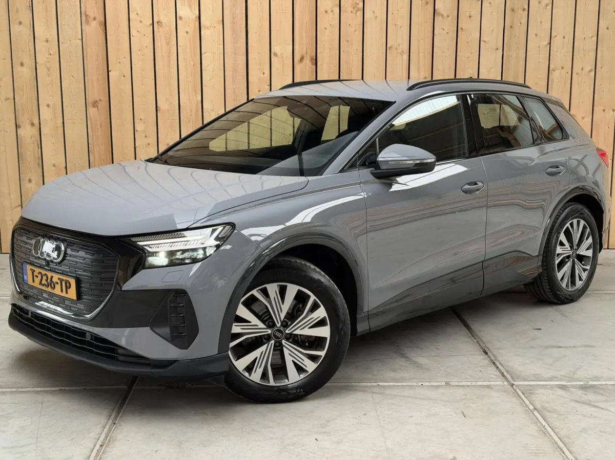 40 Edition 77 kWh SoH 97,53% | Apple CarPlay/Android Auto | Climate & cruise control | Luxe lederen bekleding | Matrix LED verlichting | Parkeersensoren achter | Stoelverwarming voor