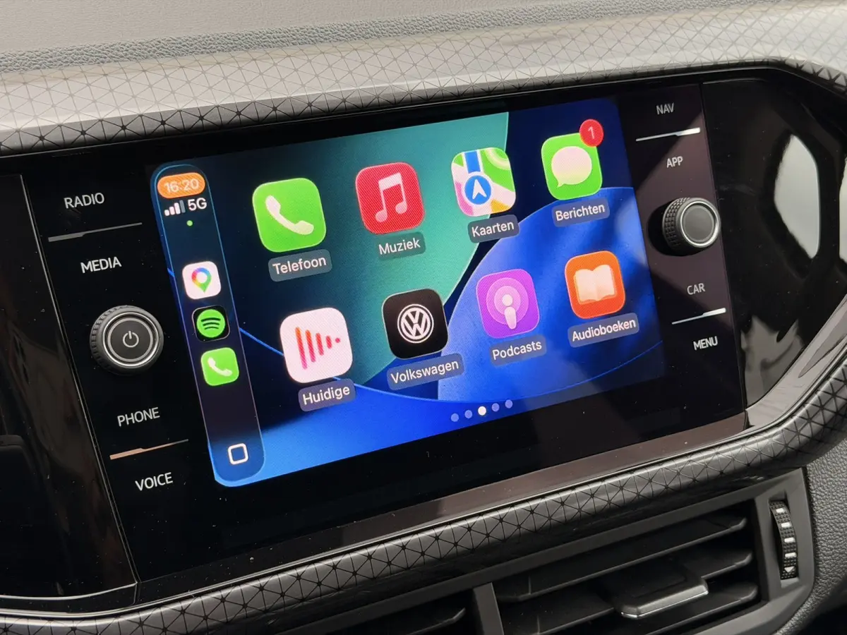 1.0 TSI DSG LED 17'' Stoelverw CarPlay
