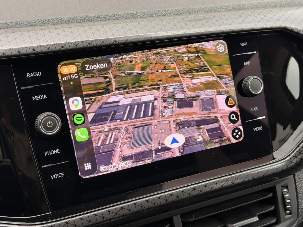 1.0 TSI DSG LED 17'' Stoelverw CarPlay