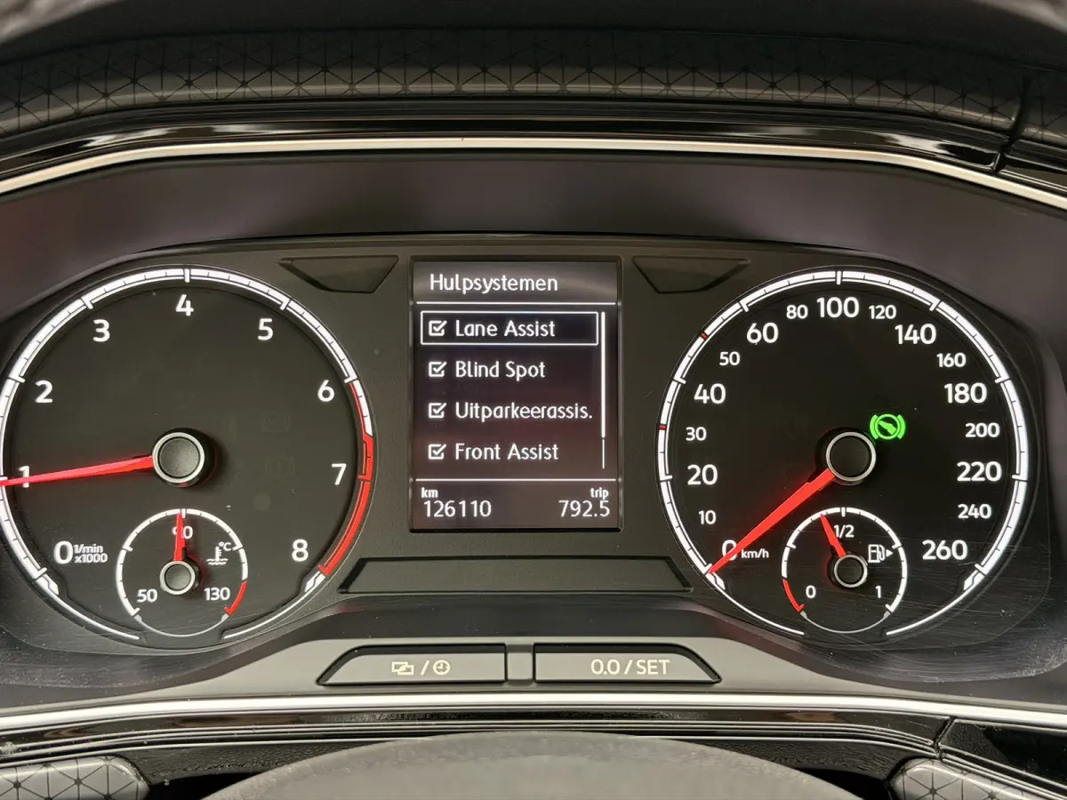 1.0 TSI DSG LED 17'' Stoelverw CarPlay