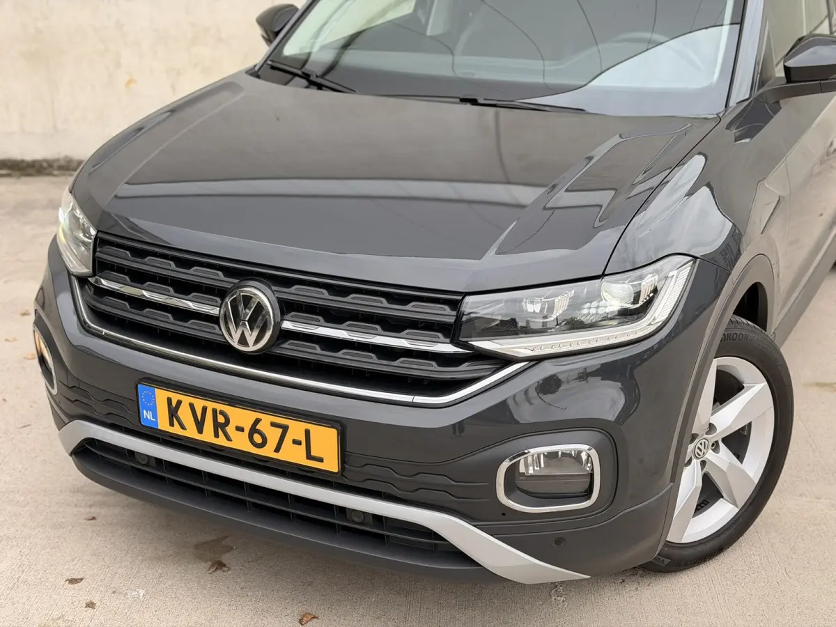 1.0 TSI DSG LED 17'' Stoelverw CarPlay