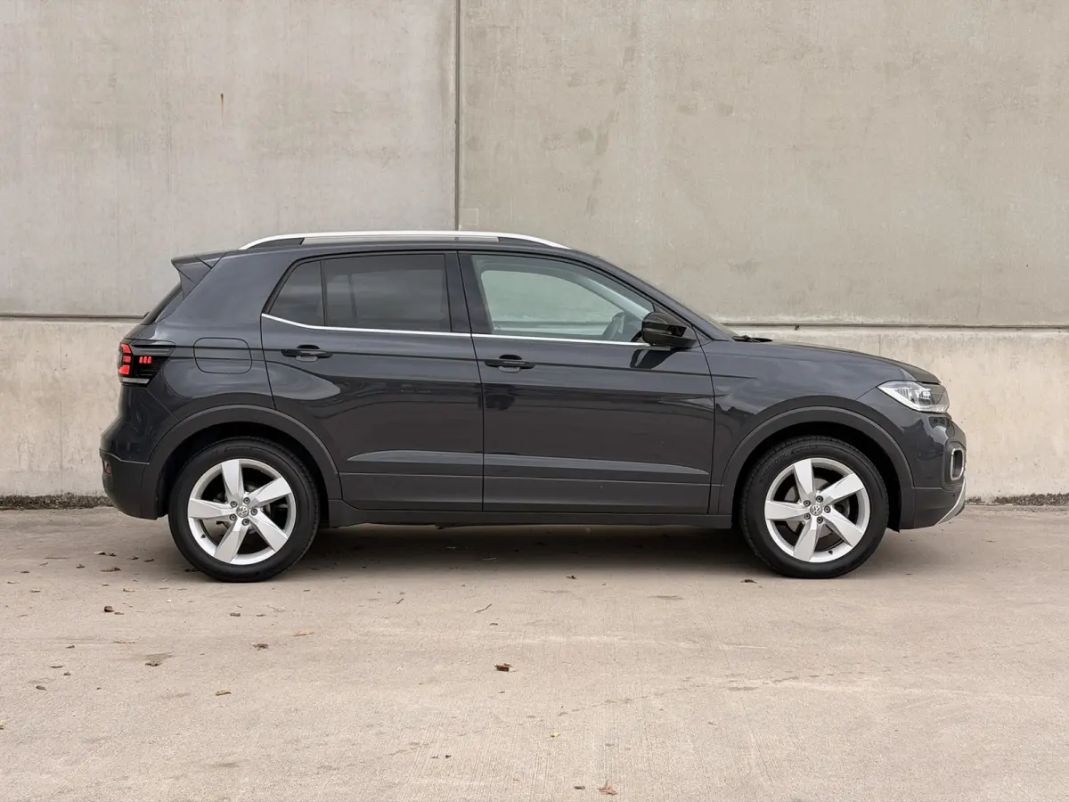 1.0 TSI DSG LED 17'' Stoelverw CarPlay