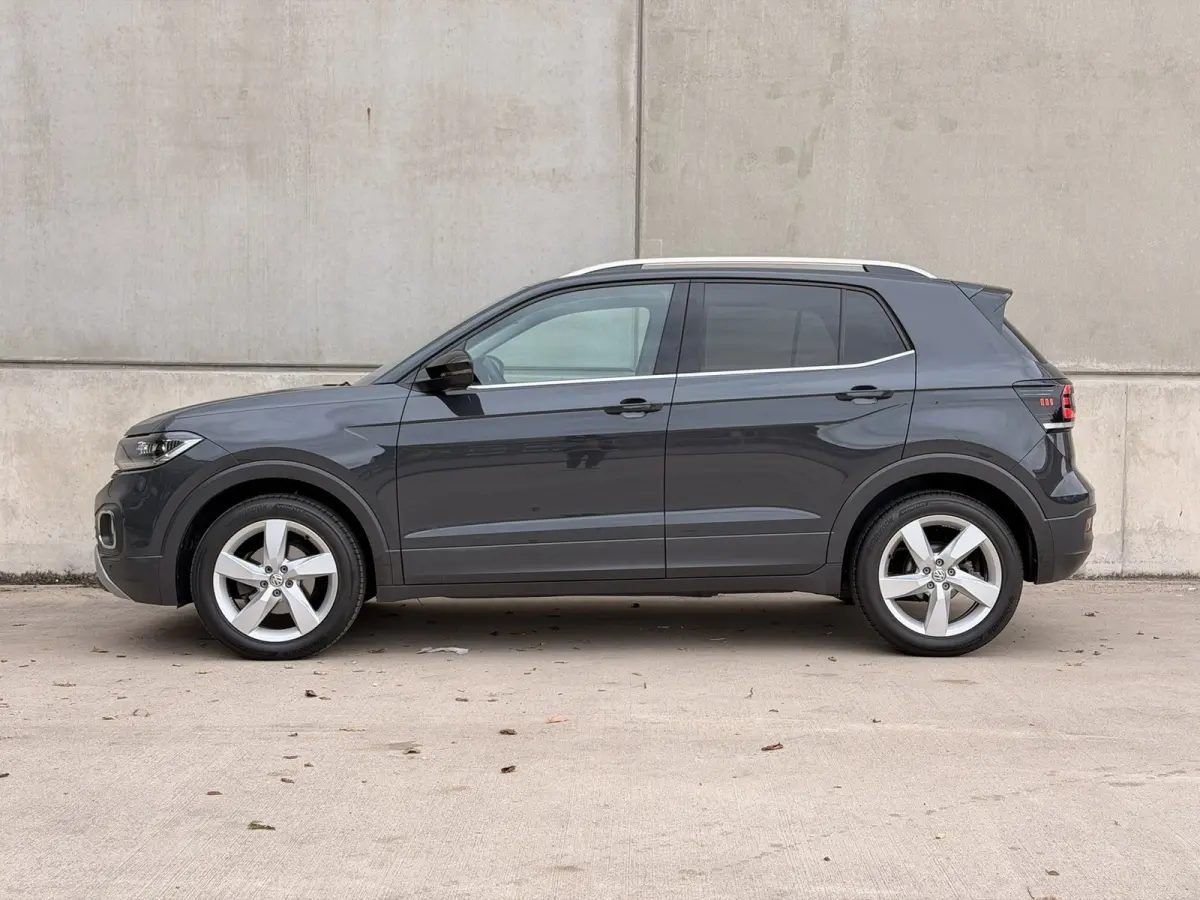 1.0 TSI DSG LED 17'' Stoelverw CarPlay