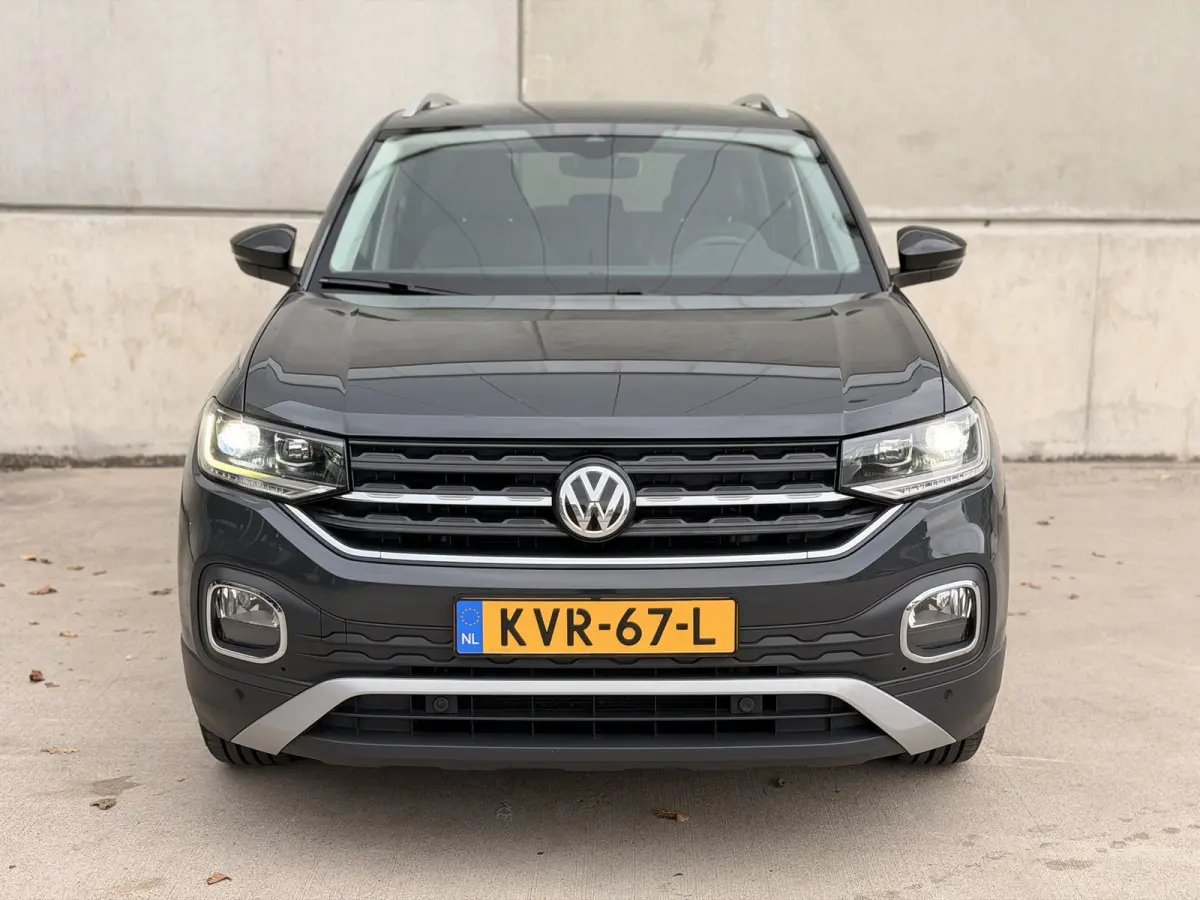 1.0 TSI DSG LED 17'' Stoelverw CarPlay