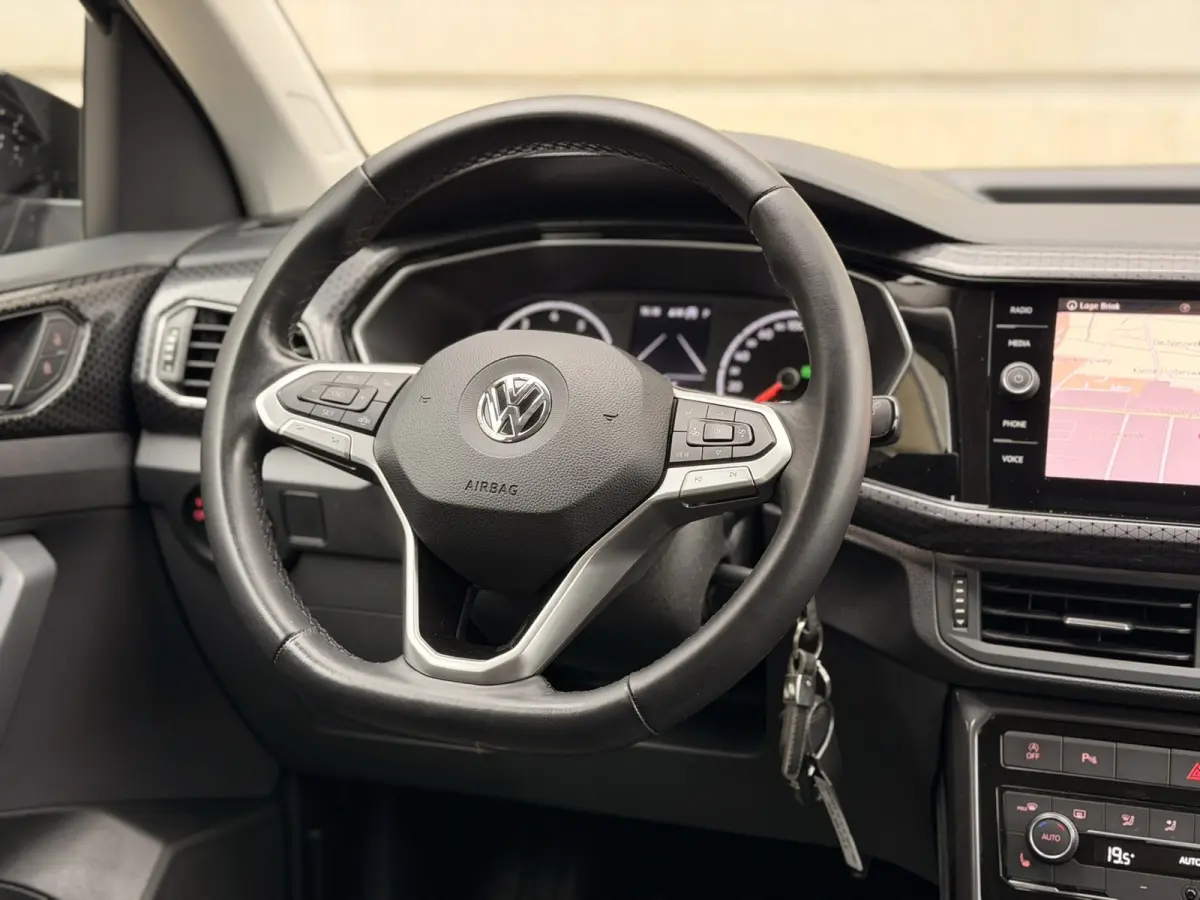 1.0 TSI DSG LED 17'' Stoelverw CarPlay