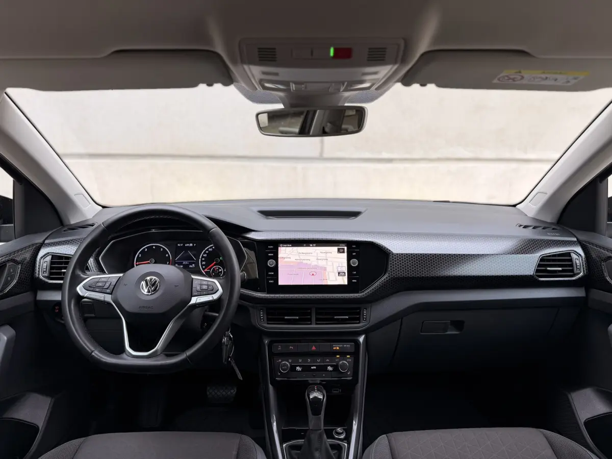 1.0 TSI DSG LED 17'' Stoelverw CarPlay