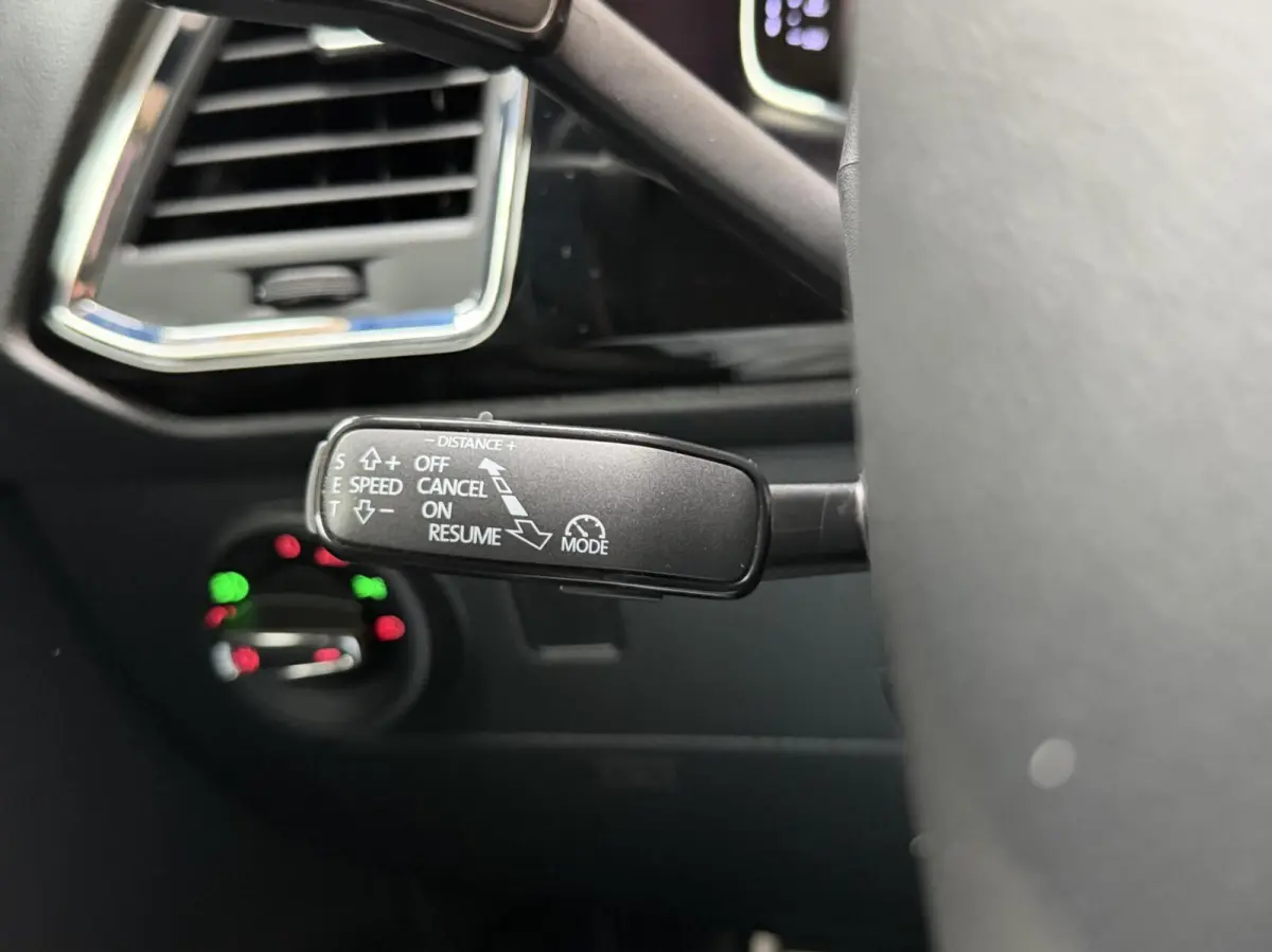 1.4 EcoTSI FR 150pk Apple CarPlay/Android Auto Full-Link | Achteruitrijcamera | Adaptieve cruise control | Climate control | Elektrisch bedienbare achterklep | LED verlichting | Stoelverwarm